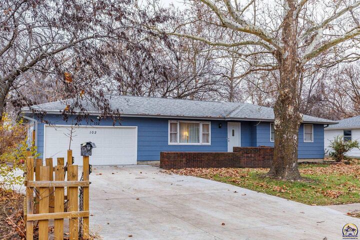 102 Navarre St  Rossville KS 66533 photo