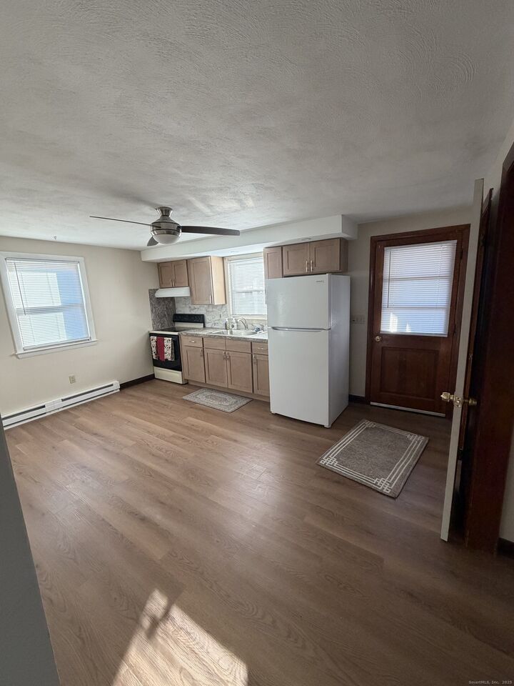 Property Photo: 10 Crown Street 10 CT 06010