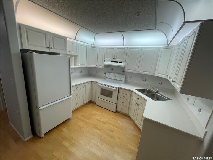 Property Photo: 325 Keevil Crescent 340 SK S7N 4R8