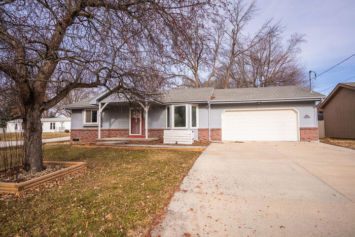 Property Photo:  704 Tyson  Street  IA 51534 