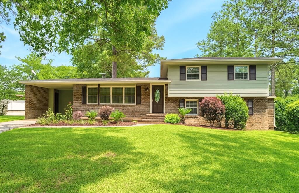 Property Photo: 2203 Stonebridge Rd. AL 36301