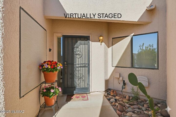 Property Photo:  988 W Calle De Emilia  AZ 85614 