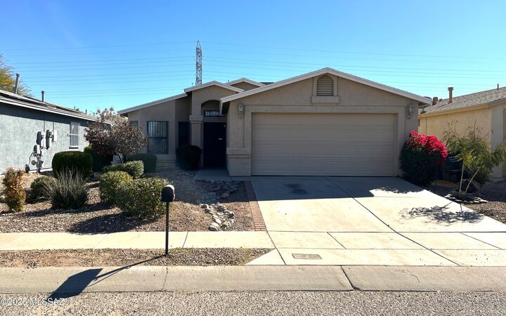 Property Photo: 5361 S Via Galapagos AZ 85706