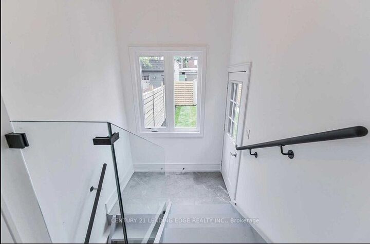 Property Photo:  8 Kent Road  ON M4L 2X6 