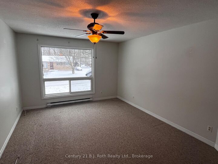 Property Photo:  406 Mary Street 2  ON L3V 3G3 