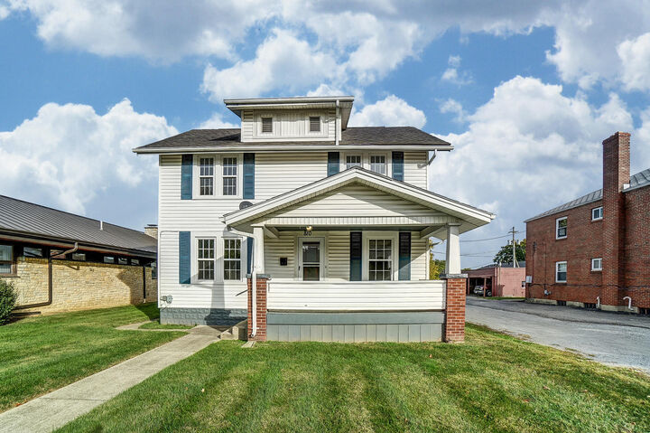 Property Photo: 1810 N Limestone Street OH 45503