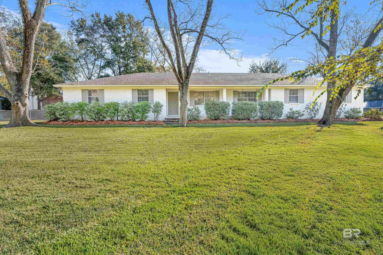 Property Photo:  18 Blue Island Avenue  AL 36532 