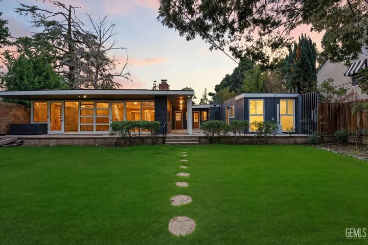 Property Photo:  3031 20th Street  CA 93301 