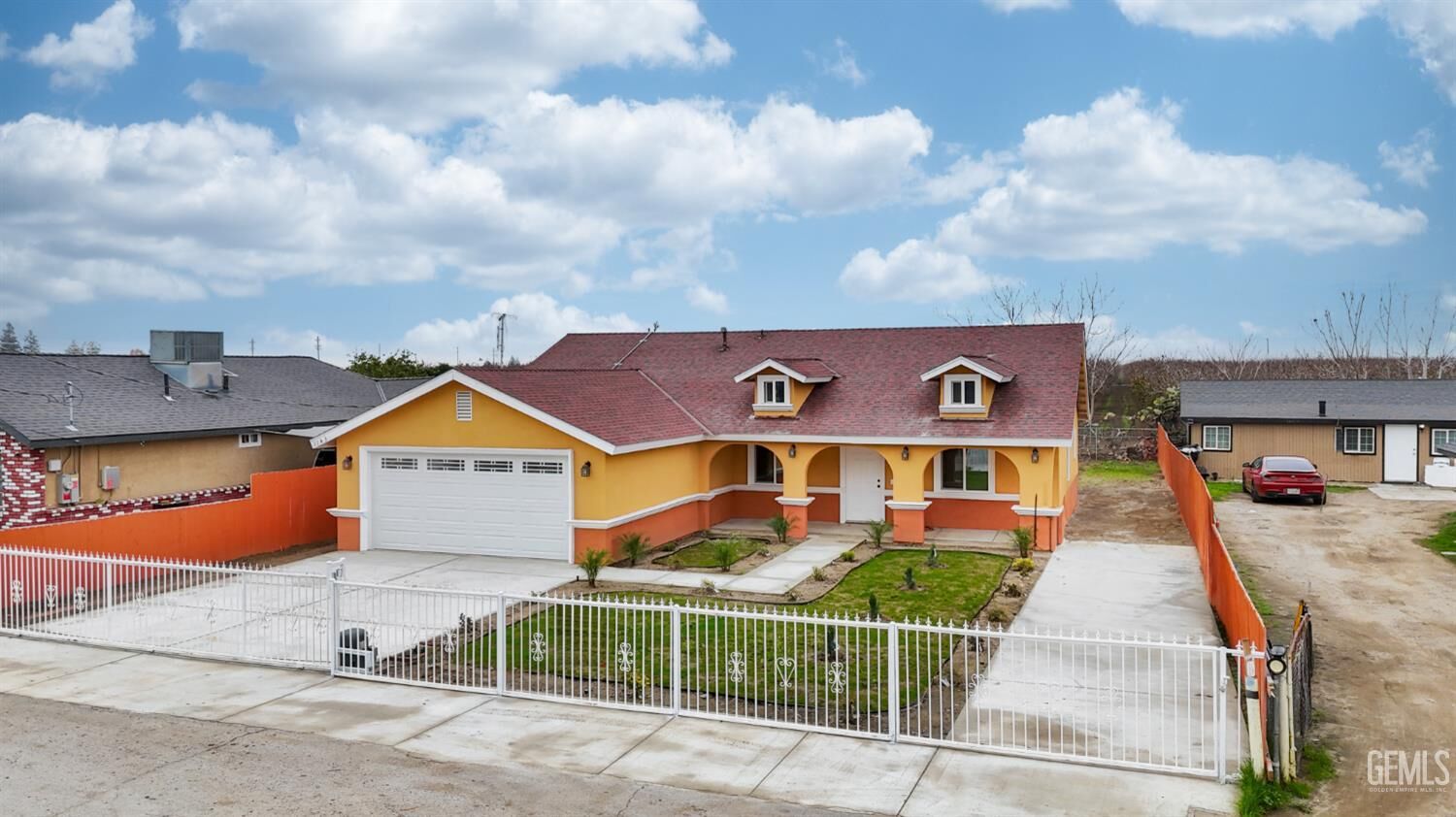 Property Photo:  1143 Park Lane  CA 93263 