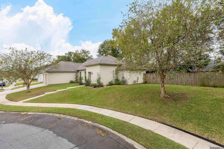 Property Photo: 9106 Boone Dr LA 70810