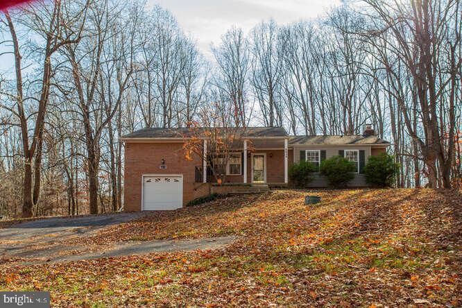 Property Photo: 8610 Turkey Hill Road MD 20646