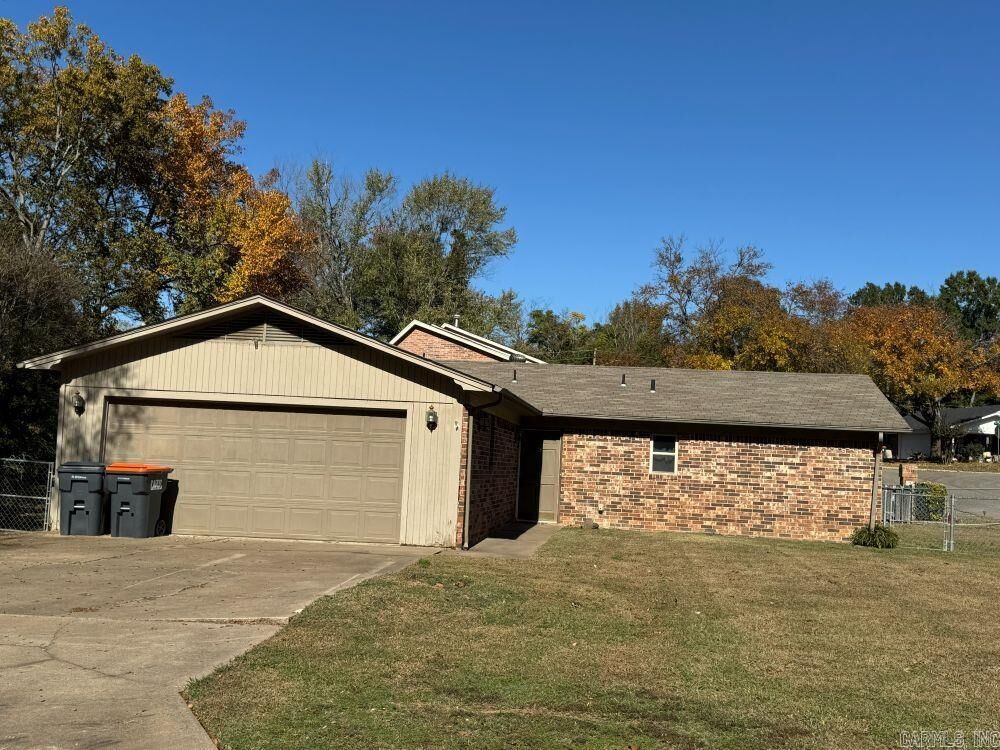 Property Photo:  1000 W 17th Terrace  AR 72801 