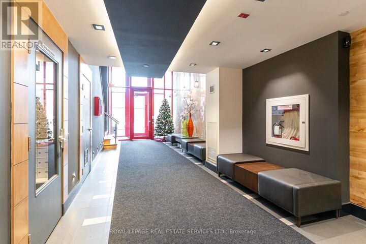 Property Photo: 205 Manning Avenue 417 ON M6J 1V5