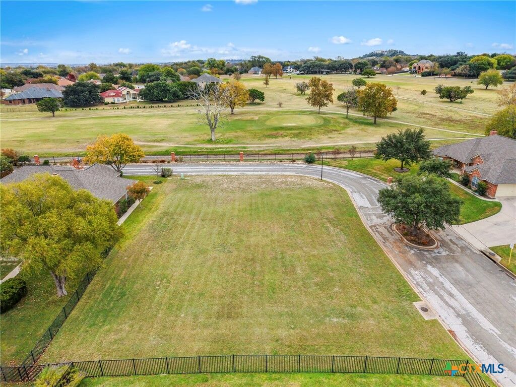 Property Photo:  5013 Lakeshore Drive  TX 76543 