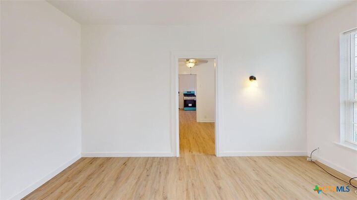 Property Photo:  710 W Avenue D  TX 76513 