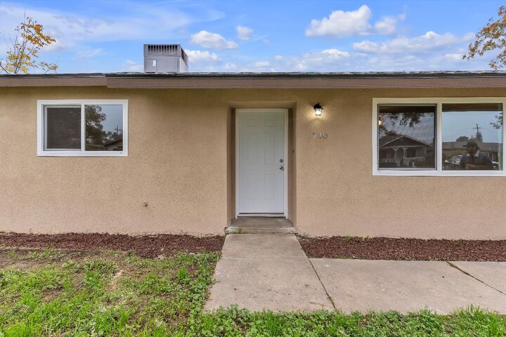 Property Photo:  740 10th Street  CA 93646 