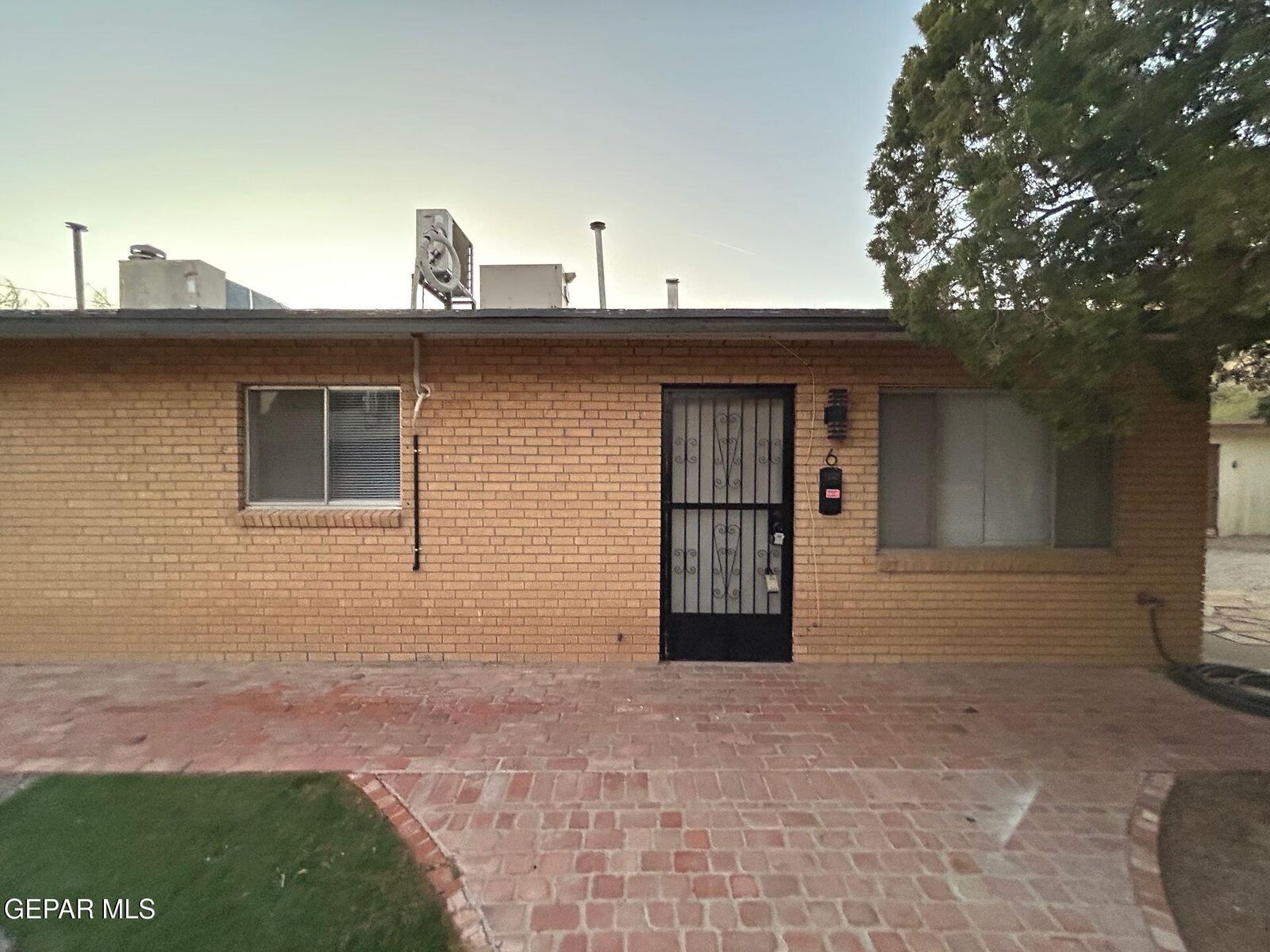 Property Photo: 1224 Kentucky Street 6 TX 79930
