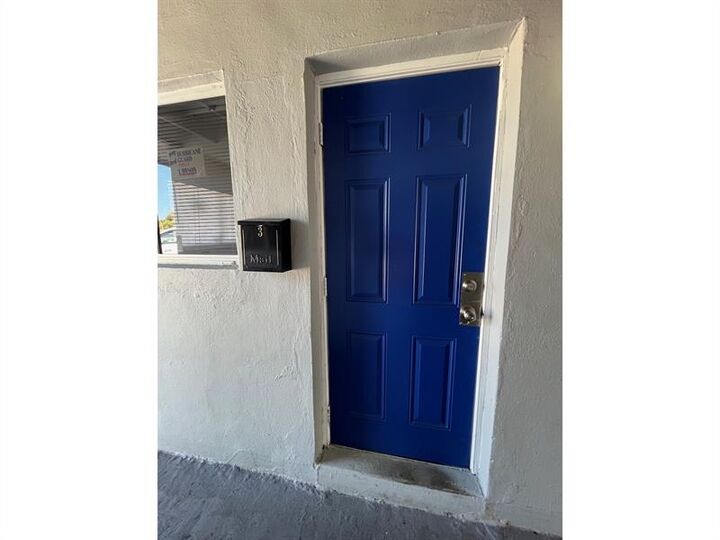 Property Photo:  2300 NW 6th St 3  FL 33311 