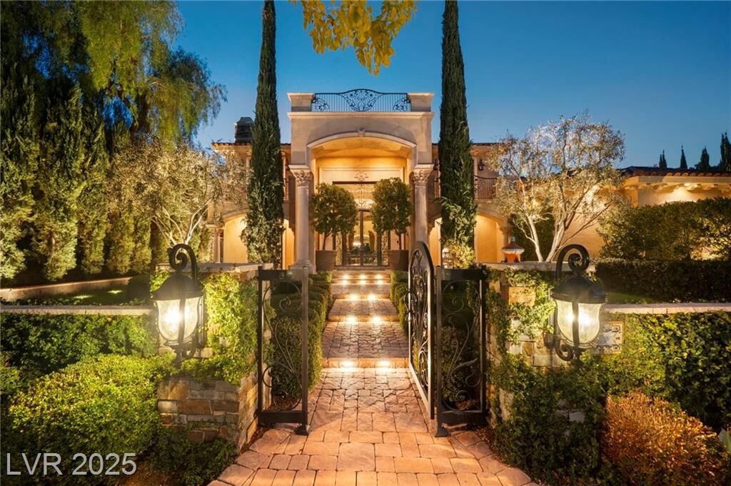 Property Photo: 8808 Greensboro Lane NV 89134