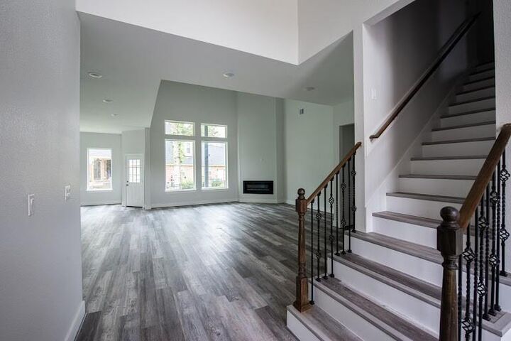 Property Photo: 216 Monterrey Road W TX 77356