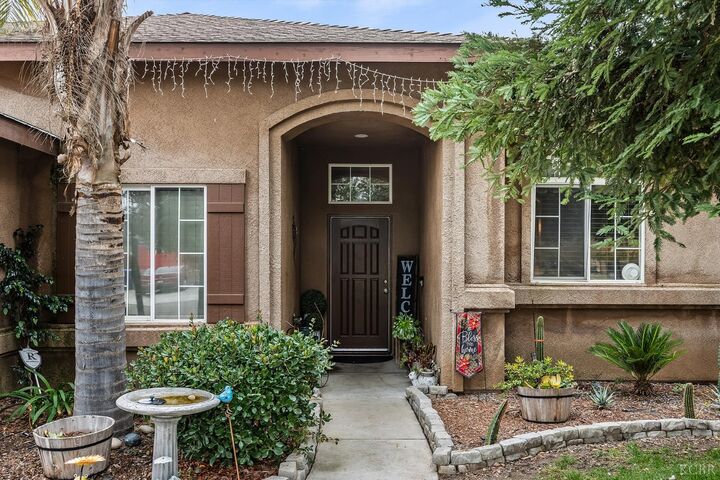 Property Photo:  1855 N Virginia Court  CA 93223 