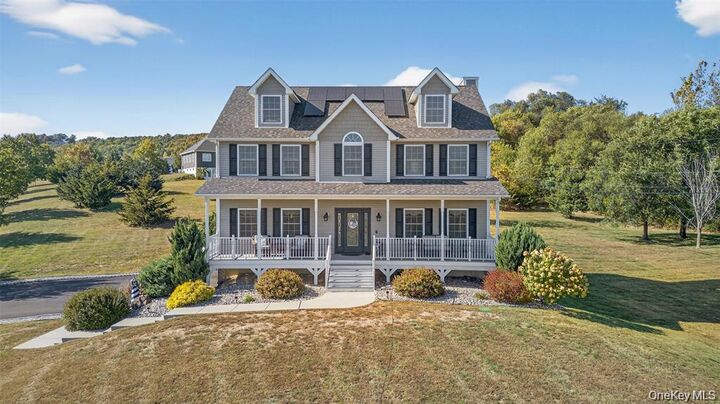 Property Photo:  2 Harcourt Cosman Drive  NY 12550 