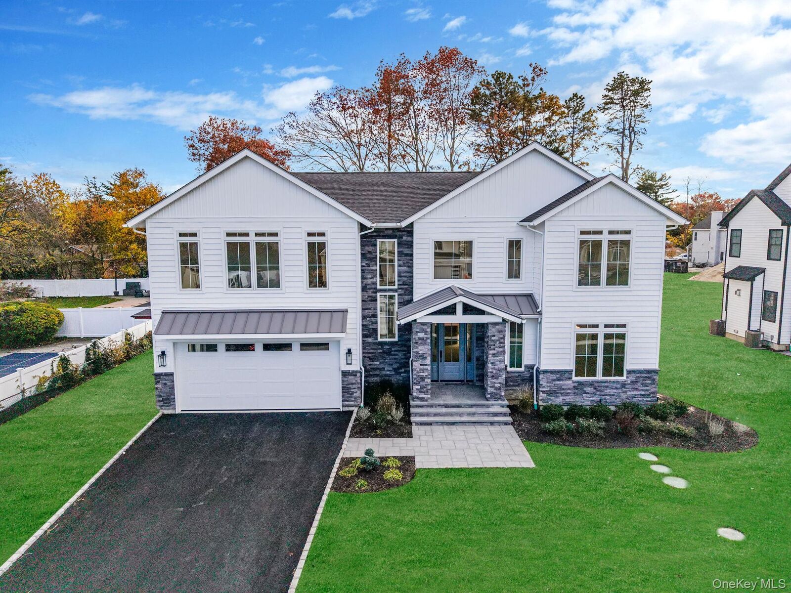 Property Photo:  4 Blackwell Court  NY 11767 