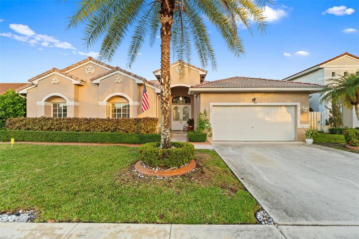 343 SW 187th Terrace  Pembroke Pines FL 33029 photo