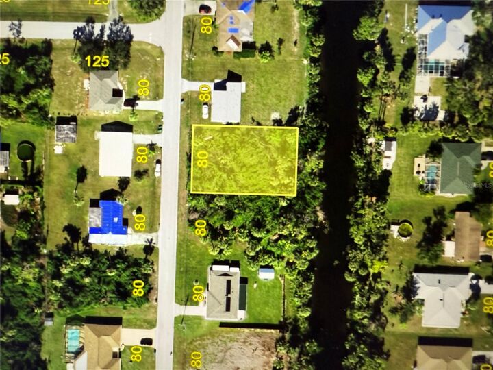 Property Photo: 1402 Yorkshire Street FL 33952