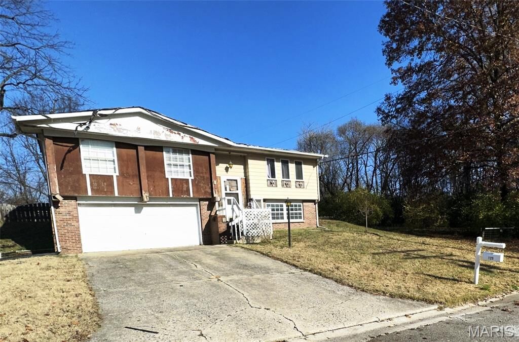 Property Photo:  125 Kathy Drive  IL 62269 