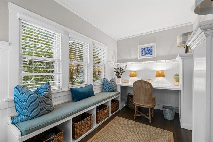 Property Photo: 1142 Oakwood Avenue IL 60091