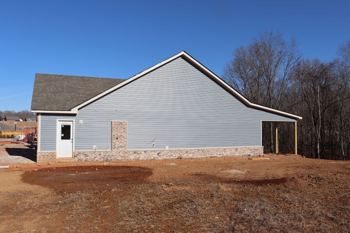 Property Photo: 615 Willow Park Dr TN 37043