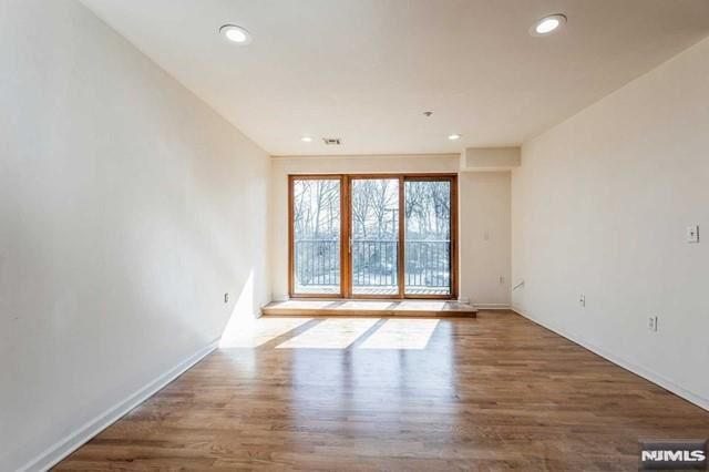 Property Photo:  17 Meadow Road 401  NJ 07070 