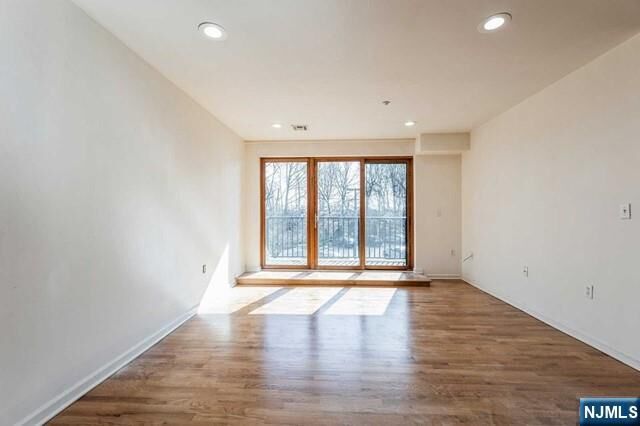Property Photo:  17 Meadow Road 401  NJ 07070 