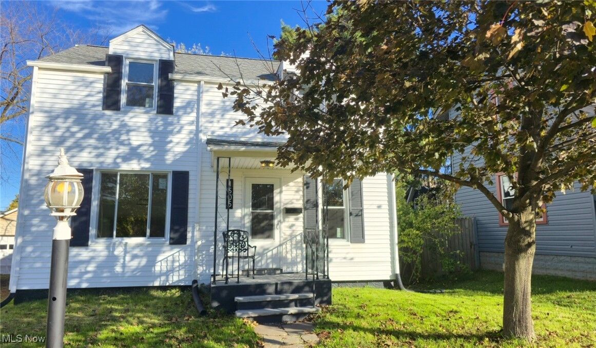 Property Photo:  1605 29th Street NW  OH 44709 