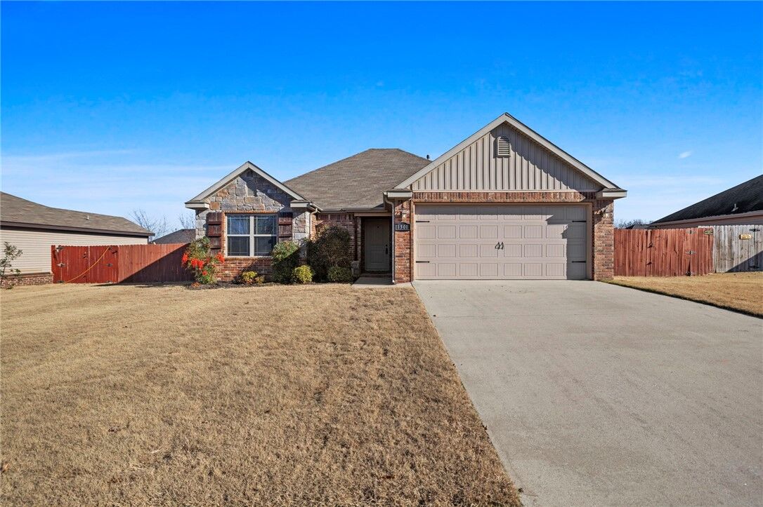 Property Photo: 1301 Arkansas Lane AR 72753