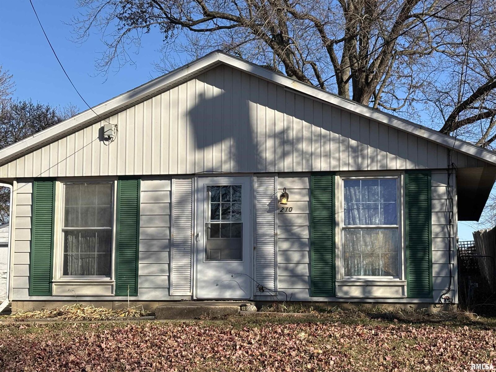 Property Photo:  210 Reservoir Road  IL 61554 
