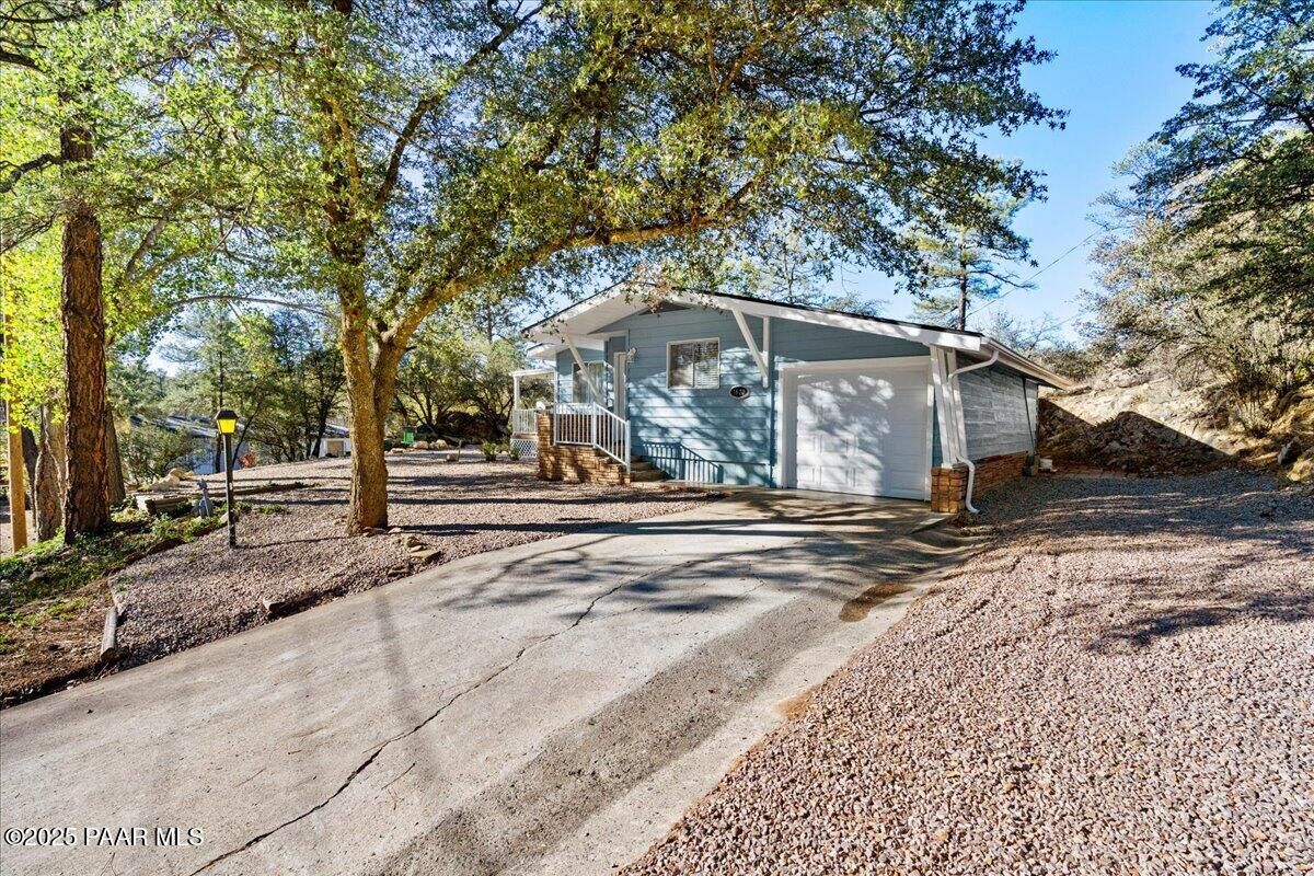 Property Photo:  1670 N Arrowhead Drive  AZ 86305 