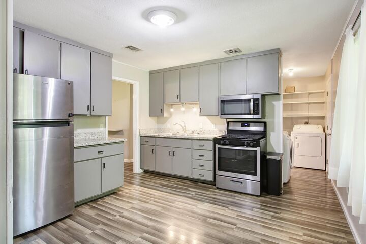 Property Photo: 1201 S 10th St LA 71446