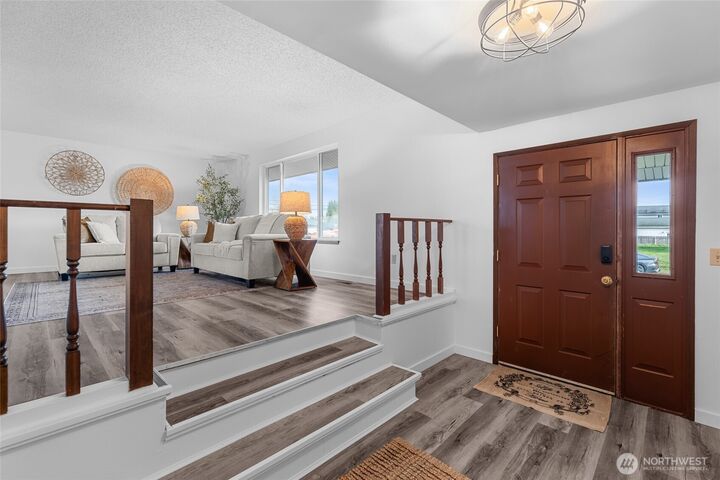 Property Photo:  807  Wayne Drive  WA 98531 