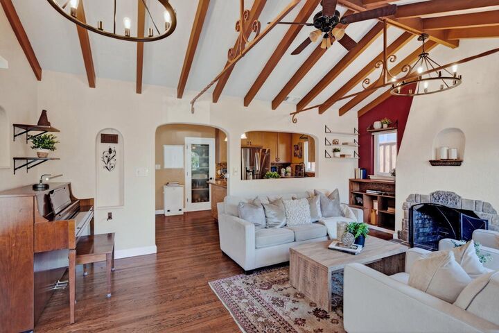 Property Photo: 2100 Oberlin Street CA 94306