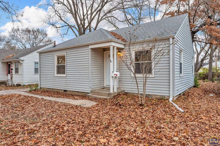 Property Photo: 2212 SW Plass Ave KS 66611