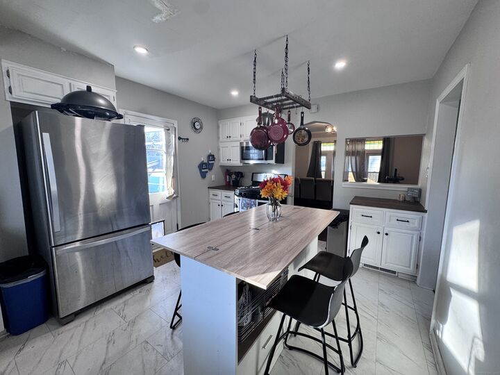 Property Photo:  71 Oakland Street  CT 06615 