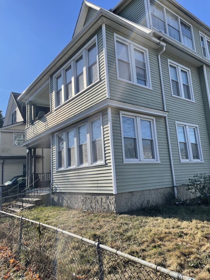 2463 East Main Street  Bridgeport CT 06610 photo