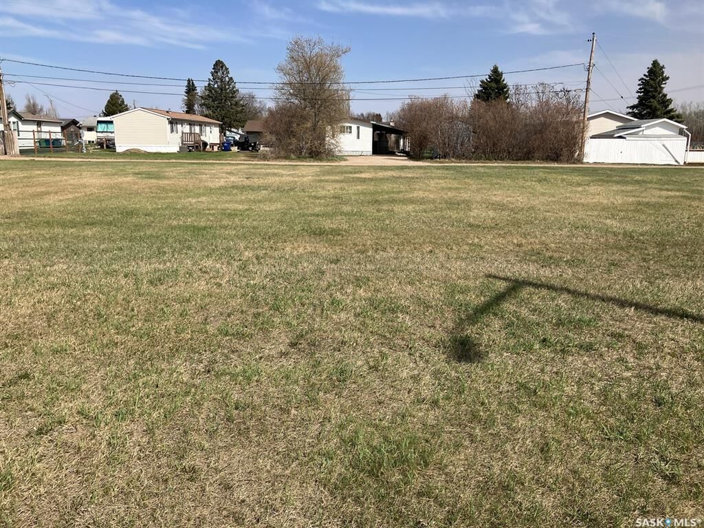 Property Photo:  1219 3rd Street W  SK S0E 1E0 