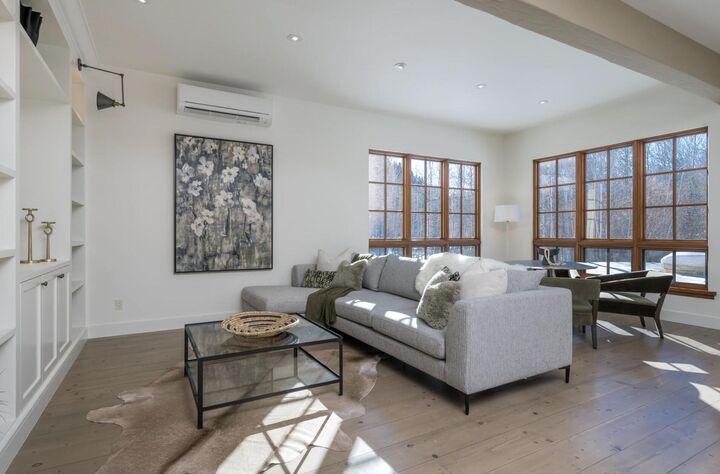 Property Photo:  111 Pioneer Mountain Dr  ID 83333 