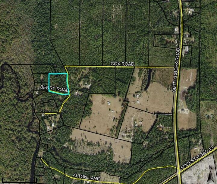 Property Photo:  22 Berry Road  FL 32358 