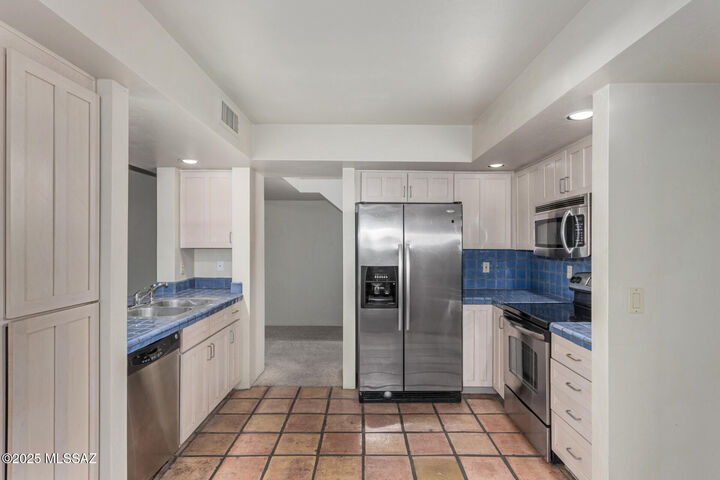 Property Photo: 2167 E Gazania Lane AZ 85719