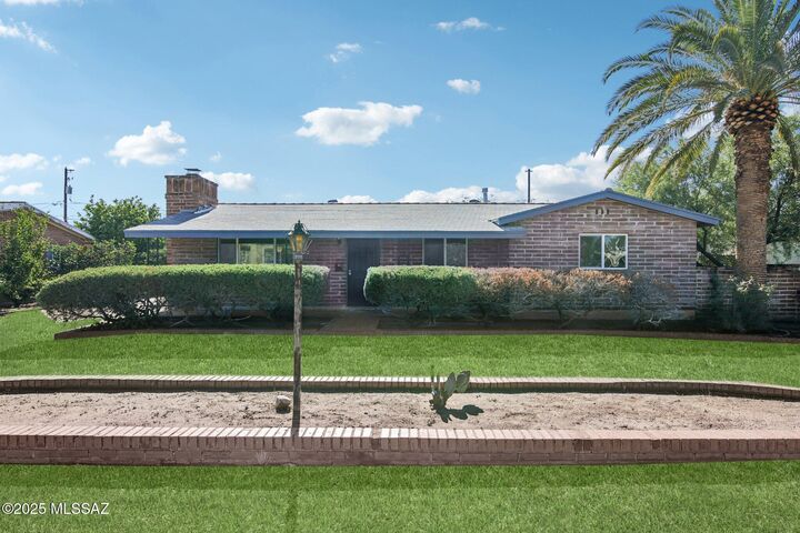 Property Photo:  4234 E Waverly Street  AZ 85712 