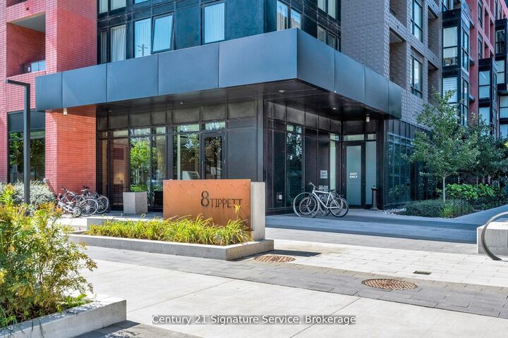 Property Photo: 8 Tippett Road 803 ON M3H 0E7